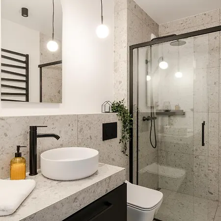 Rentplanet - Madalinskiego Διαμέρισμα *